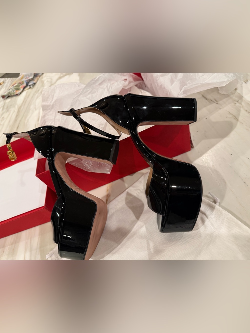 NEVER BEEN WORN Valentino heels